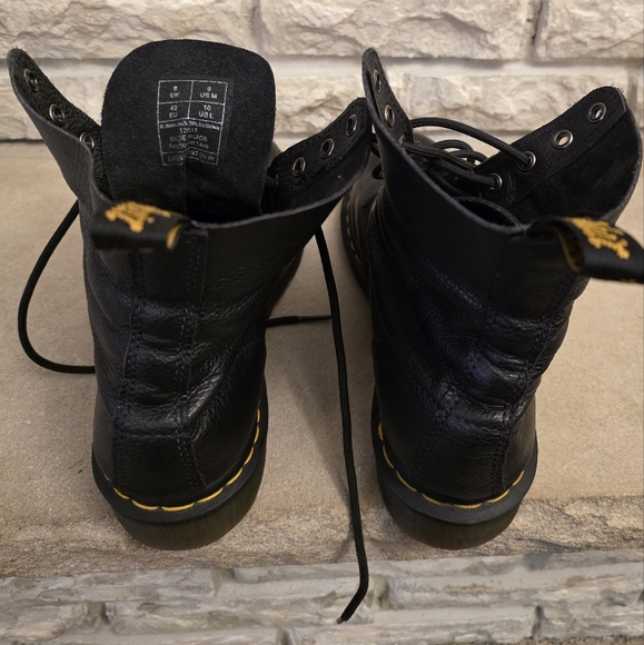 🥾 Dr. Martens 1460 Pascal Virginia Lace-Up Boots - Picture 4 of 9